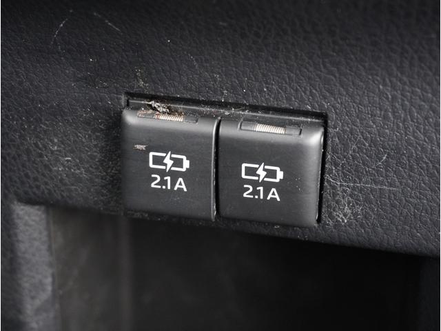 ノア Ｓｉ　ダブルバイビー　車線逸脱　クルーズＣ　ブレーキサポート　エアコン　ウォークスルー　ＡＵＸ　ＬＥＤライト　ナビ＆ＴＶ　横滑防止装置　アルミホイール　パワーウインドウ　フルセグ　盗難防止　ＡＨＢ　ＤＶＤ再生可　ＥＴＣ（40枚目）