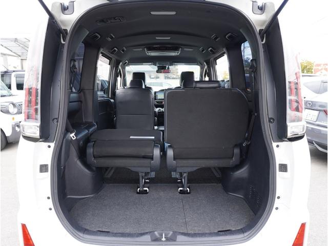 ノア Ｓｉ　ダブルバイビー　車線逸脱　クルーズＣ　ブレーキサポート　エアコン　ウォークスルー　ＡＵＸ　ＬＥＤライト　ナビ＆ＴＶ　横滑防止装置　アルミホイール　パワーウインドウ　フルセグ　盗難防止　ＡＨＢ　ＤＶＤ再生可　ＥＴＣ（44枚目）