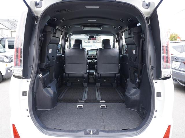 ノア Ｓｉ　ダブルバイビー　車線逸脱　クルーズＣ　ブレーキサポート　エアコン　ウォークスルー　ＡＵＸ　ＬＥＤライト　ナビ＆ＴＶ　横滑防止装置　アルミホイール　パワーウインドウ　フルセグ　盗難防止　ＡＨＢ　ＤＶＤ再生可　ＥＴＣ（47枚目）