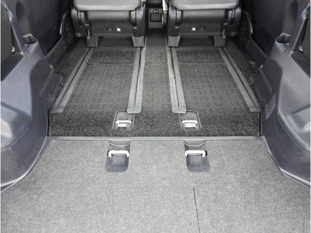 ノア Ｓｉ　ダブルバイビー　車線逸脱　クルーズＣ　ブレーキサポート　エアコン　ウォークスルー　ＡＵＸ　ＬＥＤライト　ナビ＆ＴＶ　横滑防止装置　アルミホイール　パワーウインドウ　フルセグ　盗難防止　ＡＨＢ　ＤＶＤ再生可　ＥＴＣ（48枚目）