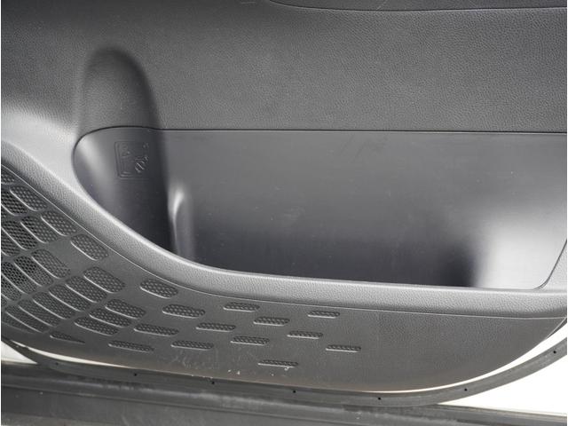 ノア Ｓｉ　ダブルバイビー　車線逸脱　クルーズＣ　ブレーキサポート　エアコン　ウォークスルー　ＡＵＸ　ＬＥＤライト　ナビ＆ＴＶ　横滑防止装置　アルミホイール　パワーウインドウ　フルセグ　盗難防止　ＡＨＢ　ＤＶＤ再生可　ＥＴＣ（53枚目）