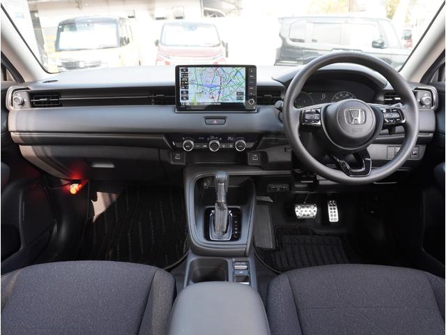 ヴェゼル ｅ：ＨＥＶ　Ｘ　フルオートエアコン　ＬＫＡＳ　アダクティブクルーズコントロール　盗難防止　両席エアバック　ソナー　Ｂカメ　ＴＶナビ　キーレスエントリー　地デジ　エアバッグ　カーテンエアバック　パワーウインドウ　ＶＳＡ（4枚目）