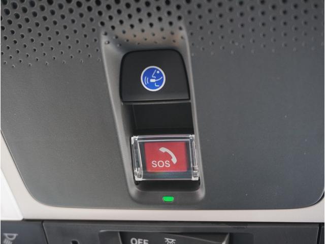 ヴェゼル ｅ：ＨＥＶ　Ｘ　フルオートエアコン　ＬＫＡＳ　アダクティブクルーズコントロール　盗難防止　両席エアバック　ソナー　Ｂカメ　ＴＶナビ　キーレスエントリー　地デジ　エアバッグ　カーテンエアバック　パワーウインドウ　ＶＳＡ（8枚目）