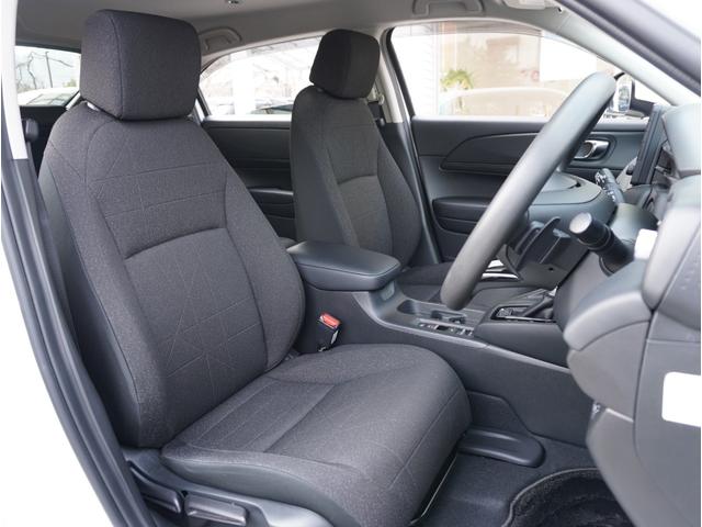 ヴェゼル ｅ：ＨＥＶ　Ｘ　フルオートエアコン　ＬＫＡＳ　アダクティブクルーズコントロール　盗難防止　両席エアバック　ソナー　Ｂカメ　ＴＶナビ　キーレスエントリー　地デジ　エアバッグ　カーテンエアバック　パワーウインドウ　ＶＳＡ（30枚目）