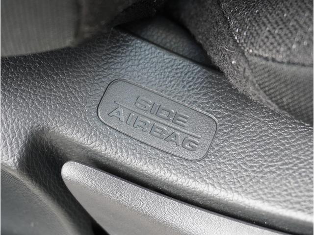 ヴェゼル ｅ：ＨＥＶ　Ｘ　フルオートエアコン　ＬＫＡＳ　アダクティブクルーズコントロール　盗難防止　両席エアバック　ソナー　Ｂカメ　ＴＶナビ　キーレスエントリー　地デジ　エアバッグ　カーテンエアバック　パワーウインドウ　ＶＳＡ（34枚目）