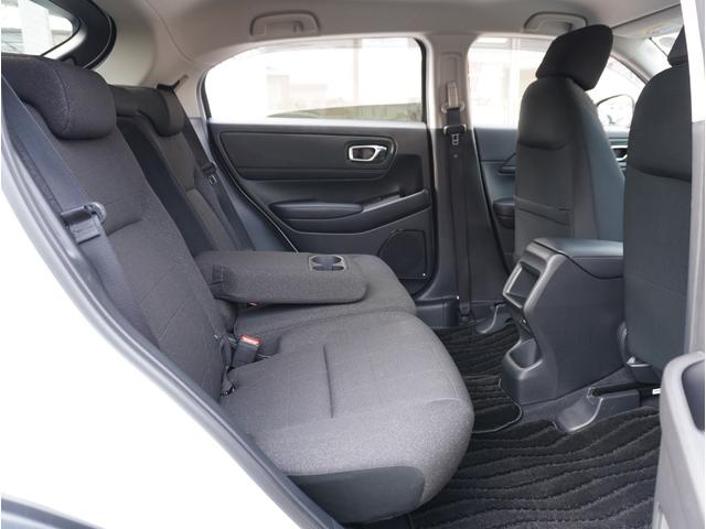 ヴェゼル ｅ：ＨＥＶ　Ｘ　フルオートエアコン　ＬＫＡＳ　アダクティブクルーズコントロール　盗難防止　両席エアバック　ソナー　Ｂカメ　ＴＶナビ　キーレスエントリー　地デジ　エアバッグ　カーテンエアバック　パワーウインドウ　ＶＳＡ（36枚目）