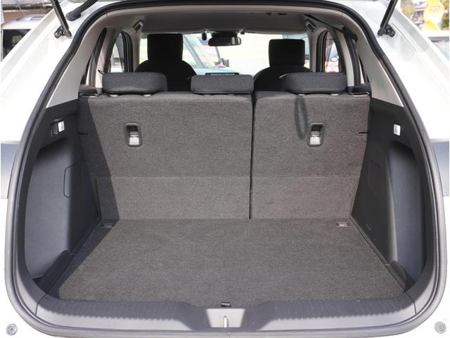 ヴェゼル ｅ：ＨＥＶ　Ｘ　フルオートエアコン　ＬＫＡＳ　アダクティブクルーズコントロール　盗難防止　両席エアバック　ソナー　Ｂカメ　ＴＶナビ　キーレスエントリー　地デジ　エアバッグ　カーテンエアバック　パワーウインドウ　ＶＳＡ（41枚目）