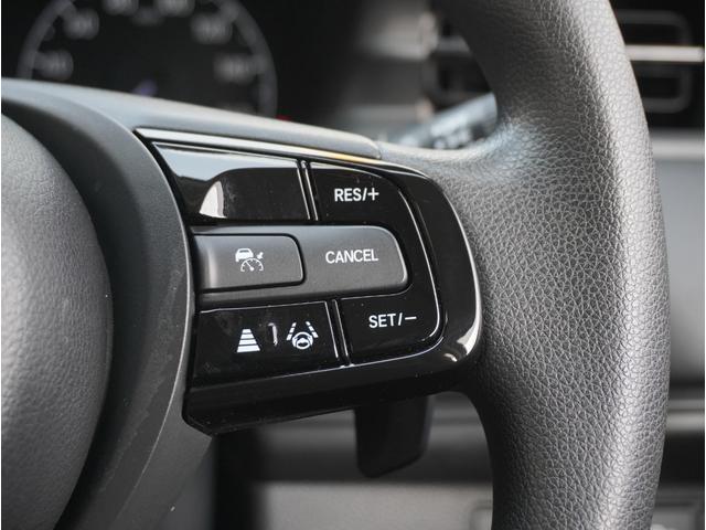 ヴェゼル ｅ：ＨＥＶ　Ｘ　フルオートエアコン　ＬＫＡＳ　アダクティブクルーズコントロール　盗難防止　両席エアバック　ソナー　Ｂカメ　ＴＶナビ　キーレスエントリー　地デジ　エアバッグ　カーテンエアバック　パワーウインドウ　ＶＳＡ（53枚目）