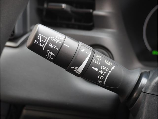 ヴェゼル ｅ：ＨＥＶ　Ｘ　フルオートエアコン　ＬＫＡＳ　アダクティブクルーズコントロール　盗難防止　両席エアバック　ソナー　Ｂカメ　ＴＶナビ　キーレスエントリー　地デジ　エアバッグ　カーテンエアバック　パワーウインドウ　ＶＳＡ（56枚目）