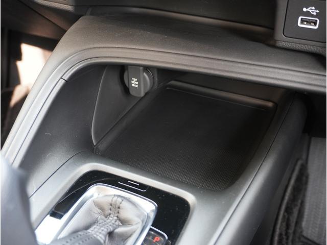 ヴェゼル ｅ：ＨＥＶ　Ｘ　フルオートエアコン　ＬＫＡＳ　アダクティブクルーズコントロール　盗難防止　両席エアバック　ソナー　Ｂカメ　ＴＶナビ　キーレスエントリー　地デジ　エアバッグ　カーテンエアバック　パワーウインドウ　ＶＳＡ（64枚目）