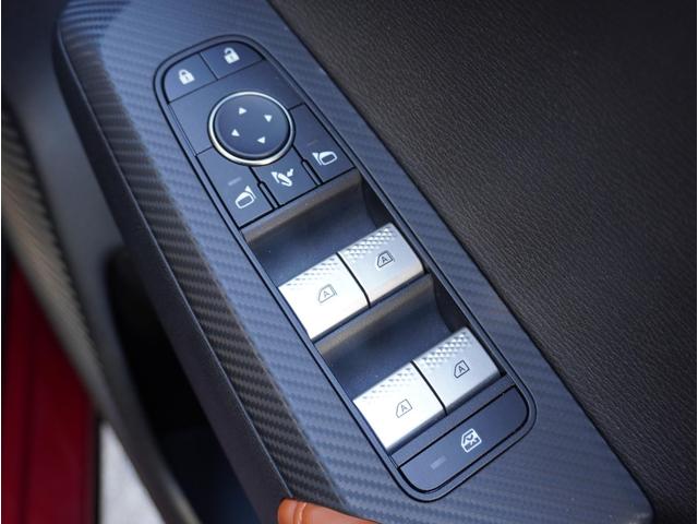 �y�p���[�E�B���h�E�X�C�b�`�z�㕔���Ȃ��^�]�Ȃ��瑀�삪�ł��܂��恙�V�Ԃł͓�����O�ł����A���ÎԂ�I�ԍۂ����̋@�\�����邩�Ȃ����͑厖�ł��ˁ�