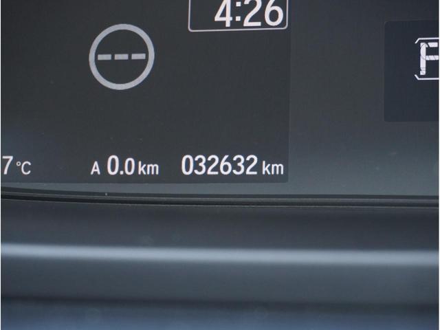 フリード Gブラックスタイル 横滑り防止 シートヒータ イモビ キーフリー 両電動スライドドア オートエアコン 三列シート Rカメラ 車線逸脱警報 アルミ スマートキー LEDヘッドランプ アイドリングストップ パワーウィンドウ(61枚目)