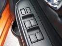 【パワーウィンドウスイッチ】後部座席も運転席から操作ができますよ☆新車では当たり前ですが、中古車を選ぶ際もこの機能があるかないかは大事ですね☆
