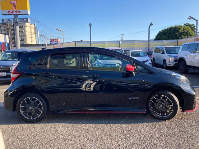 ノート ｅ－パワーニスモ　運転席・助手席エアバック　衝突被害軽減ブレーキ　横滑り防止装置　車線逸脱防止支援システム　ソナー　オートエアコン　ＡＷ　ＥＴＣ　ナビ　フルセグＴＶ　Ｂｌｕｅｔｏｏｔｈ対応　全方位カメラ（5枚目）