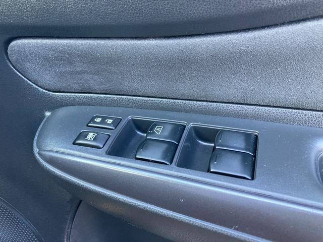 ノート ｅ－パワーニスモ　運転席・助手席エアバック　衝突被害軽減ブレーキ　横滑り防止装置　車線逸脱防止支援システム　ソナー　オートエアコン　ＡＷ　ＥＴＣ　ナビ　フルセグＴＶ　Ｂｌｕｅｔｏｏｔｈ対応　全方位カメラ（18枚目）