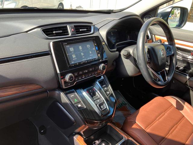 ＣＲ－Ｖハイブリッド ｅ：ＨＥＶ　ＥＸ・マスターピース　衝突被害軽減Ｂ　横滑り防止装置　サンルーフ　クルーズコントロール　ソナー　バックモニター　盗難防止システム　スマートキー　本革シート　電動バックドア　ステアリングヒーター　シートヒーター（前後）（15枚目）