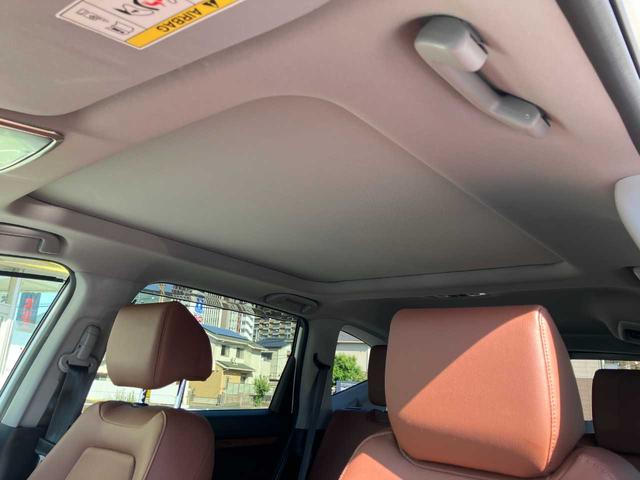 ＣＲ－Ｖハイブリッド ｅ：ＨＥＶ　ＥＸ・マスターピース　衝突被害軽減Ｂ　横滑り防止装置　サンルーフ　クルーズコントロール　ソナー　バックモニター　盗難防止システム　スマートキー　本革シート　電動バックドア　ステアリングヒーター　シートヒーター（前後）（16枚目）