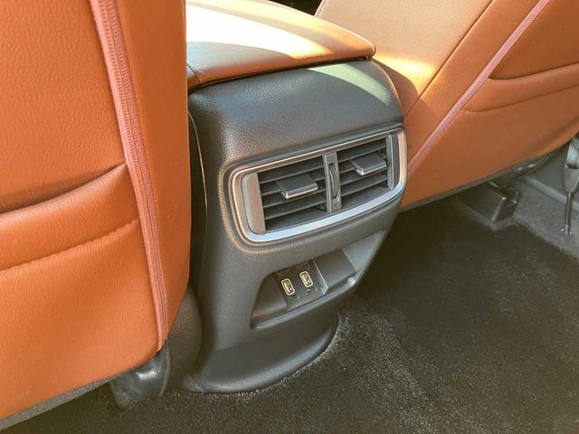 ＣＲ－Ｖハイブリッド ｅ：ＨＥＶ　ＥＸ・マスターピース　衝突被害軽減Ｂ　横滑り防止装置　サンルーフ　クルーズコントロール　ソナー　バックモニター　盗難防止システム　スマートキー　本革シート　電動バックドア　ステアリングヒーター　シートヒーター（前後）（19枚目）