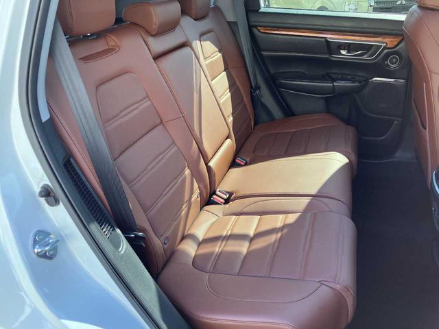 ＣＲ－Ｖハイブリッド ｅ：ＨＥＶ　ＥＸ・マスターピース　衝突被害軽減Ｂ　横滑り防止装置　サンルーフ　クルーズコントロール　ソナー　バックモニター　盗難防止システム　スマートキー　本革シート　電動バックドア　ステアリングヒーター　シートヒーター（前後）（38枚目）