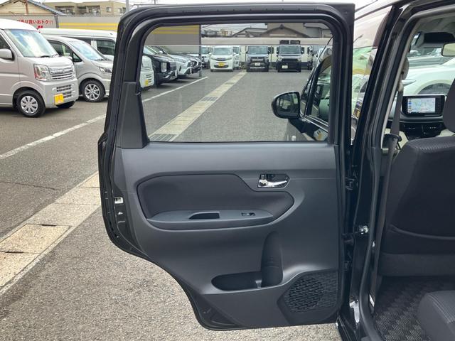 ムーヴ ＸリミテッドＩＩ　ＳＡＩＩＩ　エアバック（運転席・助手席）　衝突被害軽減ブレーキ　横滑り防止装置　車線逸脱防止支援システム　ソナー　オートエアコン　運転席シートヒーター　アルミホイール　ＬＥＤヘッドライト（18枚目）