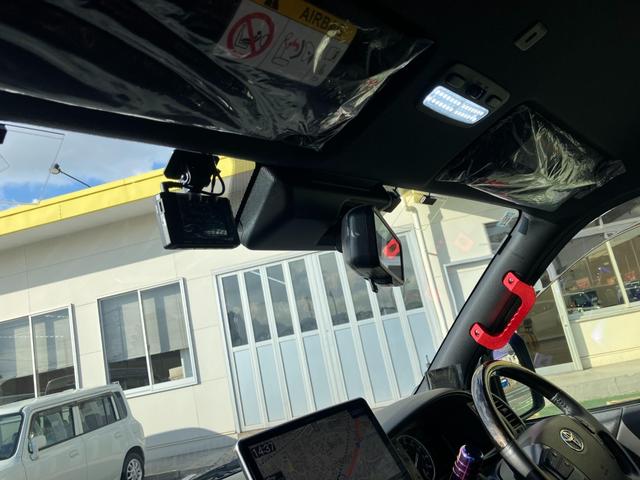 ハイエースバン スーパーGL ダークプライムII 両側手動スライドドア スマキー ABS フルフラット 盗難警報装置 運転席エアバッグ オートエアコン パワーウインドウ ESC 助手席エアバック キーレス パワーステアリング プリクラッシュブレーキ(17枚目)