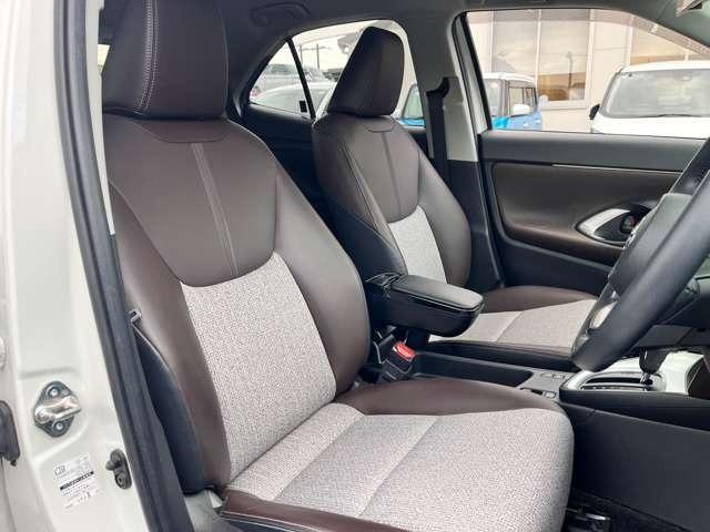 ヤリスクロス ハイブリッドZ ドライブレコーダ シ-トヒ-タ- LEDライト クルーズコントロール 横滑り防止システム ナビTV メモリーナビゲーション パワステ オートエアコン キーフリー ETC付き サイドエアバック ABS(5枚目)