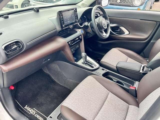 ヤリスクロス ハイブリッドZ ドライブレコーダ シ-トヒ-タ- LEDライト クルーズコントロール 横滑り防止システム ナビTV メモリーナビゲーション パワステ オートエアコン キーフリー ETC付き サイドエアバック ABS(6枚目)