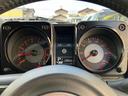 見やすいスピードメーター。