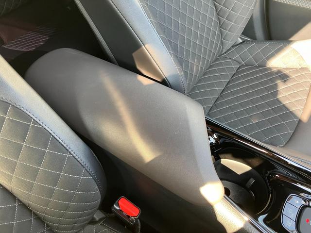 Ｃ－ＨＲ Ｇ　車線逸脱　軽減ブレーキ　セキュリティーアラーム　Ｉストップ　アルミホイール　スマートキー　エアバッグ　サイドエアＢ　フルオートエアコン　ＡＢＳ　キーレス　横滑り防止機能　パワーウインドウ　追従クルーズ（36枚目）