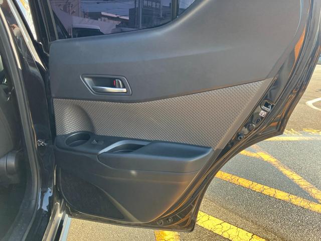 Ｃ－ＨＲ Ｇ　車線逸脱　軽減ブレーキ　セキュリティーアラーム　Ｉストップ　アルミホイール　スマートキー　エアバッグ　サイドエアＢ　フルオートエアコン　ＡＢＳ　キーレス　横滑り防止機能　パワーウインドウ　追従クルーズ（54枚目）