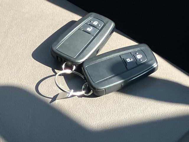 Ｃ－ＨＲ Ｇ　車線逸脱　軽減ブレーキ　セキュリティーアラーム　Ｉストップ　アルミホイール　スマートキー　エアバッグ　サイドエアＢ　フルオートエアコン　ＡＢＳ　キーレス　横滑り防止機能　パワーウインドウ　追従クルーズ（70枚目）