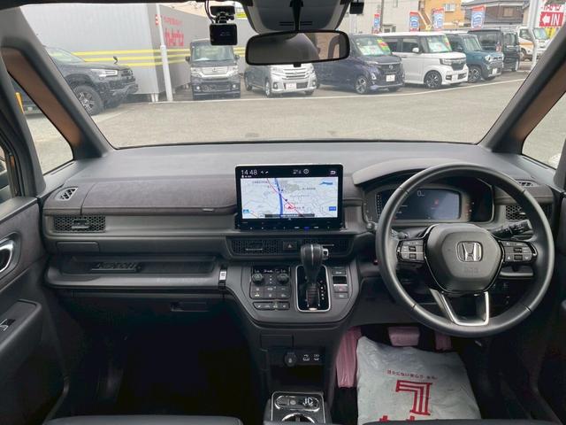 ステップワゴン スパーダ　プレミアムライン　ウォークスルー　アルミホイール　セキュリティアラーム　メモリーナビ　アダプティブクルーズコントロール　衝突軽減ブレーキ　ＥＳＣ　バックモニター　ＡＢＳ　サイドエアバッグ　３列シート　ドラレコ　ＥＴＣ（12枚目）