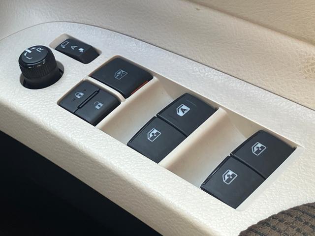 シエンタ Ｇ　ＬＫＡ　スマートキープッシュスタート　アイドリングＳ　フルオートエアコン　パワーウィンド　運転席エアバック　パワステ　キーフリーシステム　ＡＢＳ　３列　セキュリティアラーム　両側自動Ｄ　横滑防止（54枚目）