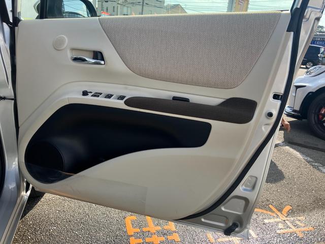 シエンタ Ｇ　ＬＫＡ　スマートキープッシュスタート　アイドリングＳ　フルオートエアコン　パワーウィンド　運転席エアバック　パワステ　キーフリーシステム　ＡＢＳ　３列　セキュリティアラーム　両側自動Ｄ　横滑防止（55枚目）