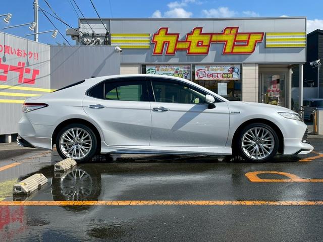カムリ Ｇレザーパッケージ　車線逸脱防止　衝突被害軽減　ハイビームアシスト　シートＨ　パーキングセンサー　ＤＶＤプレーヤー　ナビＴＶ　横滑り防止　電動シート　地デジＴＶ　イモビライザー　エアバッグ　キーフリー　メモリ－ナビ（5枚目）