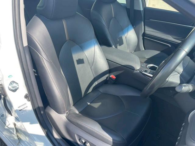 カムリ Ｇレザーパッケージ　車線逸脱防止　衝突被害軽減　ハイビームアシスト　シートＨ　パーキングセンサー　ＤＶＤプレーヤー　ナビＴＶ　横滑り防止　電動シート　地デジＴＶ　イモビライザー　エアバッグ　キーフリー　メモリ－ナビ（6枚目）