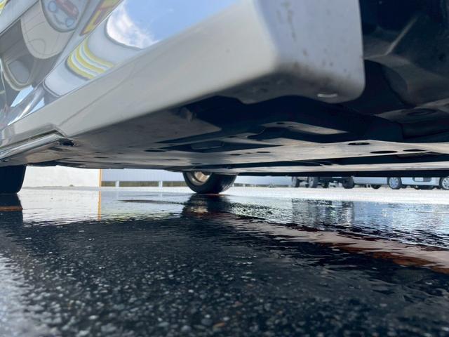 カムリ Ｇレザーパッケージ　車線逸脱防止　衝突被害軽減　ハイビームアシスト　シートＨ　パーキングセンサー　ＤＶＤプレーヤー　ナビＴＶ　横滑り防止　電動シート　地デジＴＶ　イモビライザー　エアバッグ　キーフリー　メモリ－ナビ（22枚目）