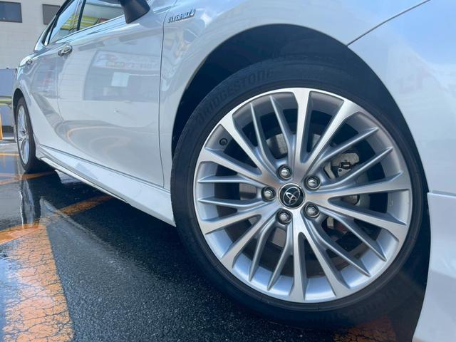 カムリ Ｇレザーパッケージ　車線逸脱防止　衝突被害軽減　ハイビームアシスト　シートＨ　パーキングセンサー　ＤＶＤプレーヤー　ナビＴＶ　横滑り防止　電動シート　地デジＴＶ　イモビライザー　エアバッグ　キーフリー　メモリ－ナビ（28枚目）