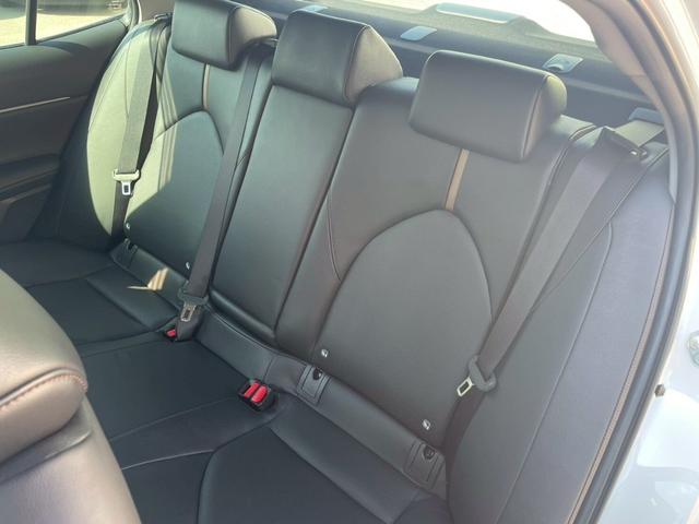 カムリ Ｇレザーパッケージ　車線逸脱防止　衝突被害軽減　ハイビームアシスト　シートＨ　パーキングセンサー　ＤＶＤプレーヤー　ナビＴＶ　横滑り防止　電動シート　地デジＴＶ　イモビライザー　エアバッグ　キーフリー　メモリ－ナビ（40枚目）
