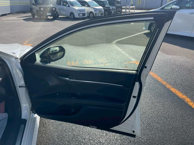 カムリ Ｇレザーパッケージ　車線逸脱防止　衝突被害軽減　ハイビームアシスト　シートＨ　パーキングセンサー　ＤＶＤプレーヤー　ナビＴＶ　横滑り防止　電動シート　地デジＴＶ　イモビライザー　エアバッグ　キーフリー　メモリ－ナビ（48枚目）