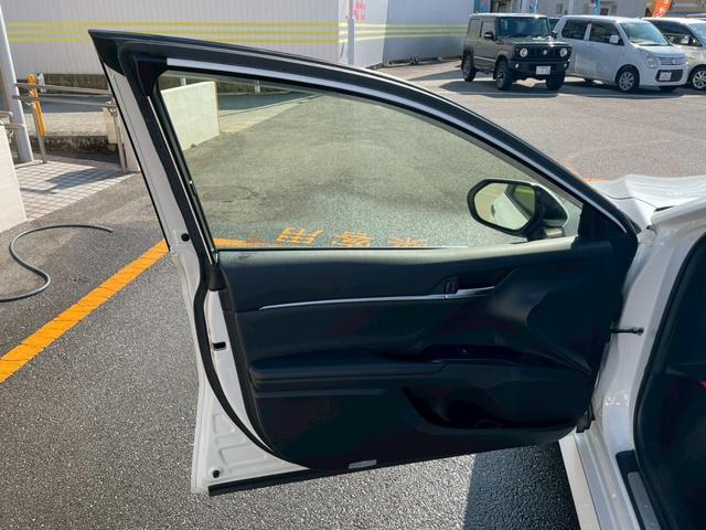 カムリ Ｇレザーパッケージ　車線逸脱防止　衝突被害軽減　ハイビームアシスト　シートＨ　パーキングセンサー　ＤＶＤプレーヤー　ナビＴＶ　横滑り防止　電動シート　地デジＴＶ　イモビライザー　エアバッグ　キーフリー　メモリ－ナビ（49枚目）