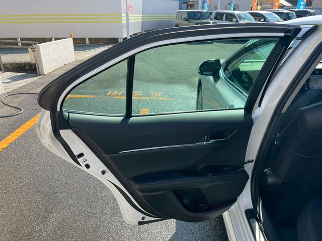カムリ Ｇレザーパッケージ　車線逸脱防止　衝突被害軽減　ハイビームアシスト　シートＨ　パーキングセンサー　ＤＶＤプレーヤー　ナビＴＶ　横滑り防止　電動シート　地デジＴＶ　イモビライザー　エアバッグ　キーフリー　メモリ－ナビ（51枚目）