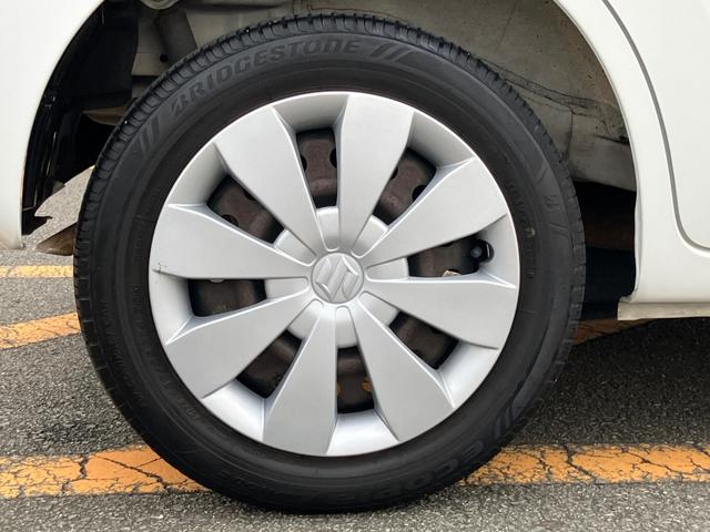 【タイヤもまだまだ使えます】タイヤの目もしっかり有りますよ！車の基本性能の止まる部分に大事な役割をしますからね！！