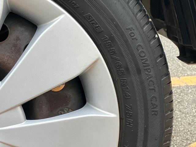 【タイヤもまだまだ使えます】タイヤの目もしっかり有りますよ！車の基本性能の止まる部分に大事な役割をしますからね！！
