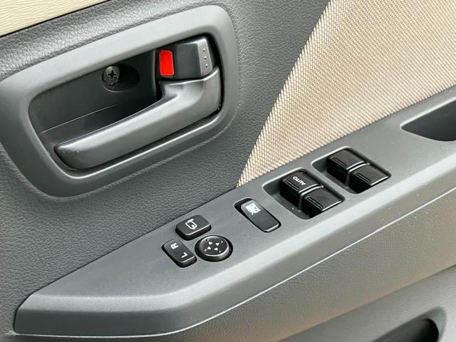 【パワーウィンドウスイッチ】運転席から後席窓も簡単に操作可能です☆お子様の誤った操作も防止ができますよ☆