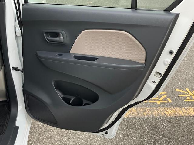 【パワーウィンドウスイッチ】運転席から後席窓も簡単に操作可能です☆お子様の誤った操作も防止ができますよ☆