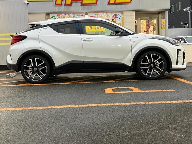 Ｃ－ＨＲ Ｓ　ＧＲスポーツ　レーンキープ　ＡＨＢ　スマートキー　ＥＳＣ　オートエアコン　キーレス　エアバッグ　ＡＷ　ＡＢＳ　アイドリングストップ　Ｗエアバッグ　サイドエアバッグ　盗難防止システム　パワステ　アダプティブクルコン（5枚目）