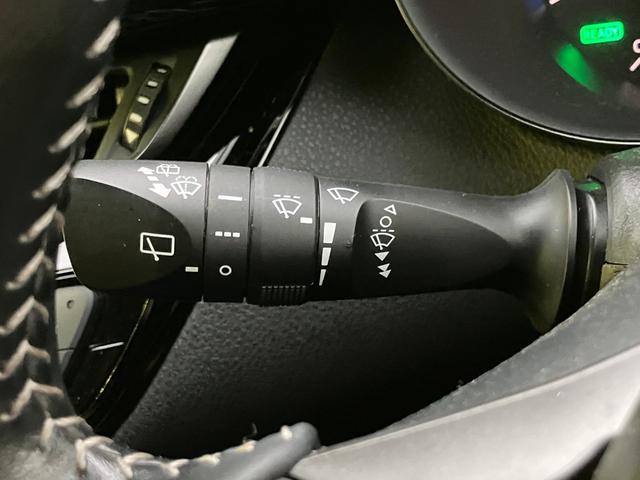 Ｃ－ＨＲ Ｓ　ＧＲスポーツ　レーンキープ　ＡＨＢ　スマートキー　ＥＳＣ　オートエアコン　キーレス　エアバッグ　ＡＷ　ＡＢＳ　アイドリングストップ　Ｗエアバッグ　サイドエアバッグ　盗難防止システム　パワステ　アダプティブクルコン（29枚目）