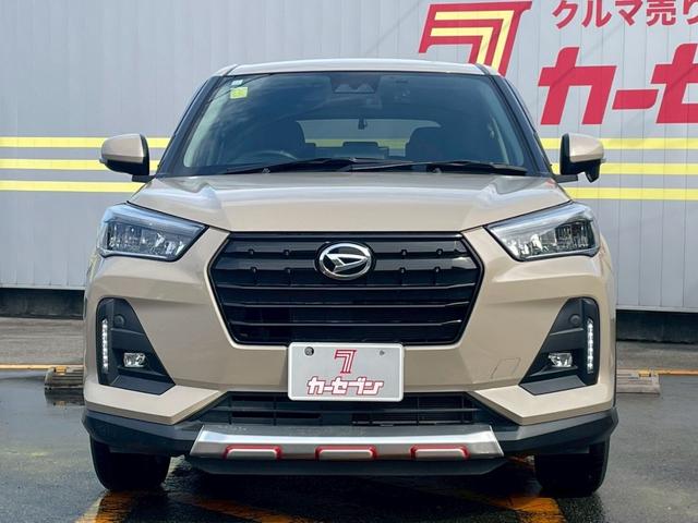 ロッキー プレミアムＧ　横滑り防止システム　盗難防止装置　ＡＣＣ　ソナー　ナビＴＶ　キーレス　メモリーナビ　サイドエアバッグ　アルミホイル　オートマチックハイビーム　スマートキー＆プッシュスタート　ドラレコ　オートエアコン（2枚目）