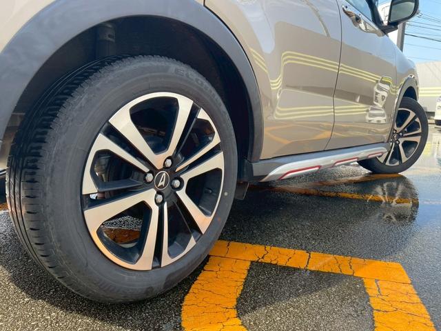 ロッキー プレミアムＧ　横滑り防止システム　盗難防止装置　ＡＣＣ　ソナー　ナビＴＶ　キーレス　メモリーナビ　サイドエアバッグ　アルミホイル　オートマチックハイビーム　スマートキー＆プッシュスタート　ドラレコ　オートエアコン（17枚目）